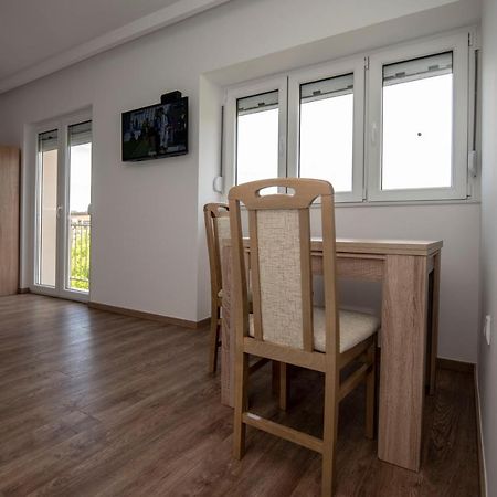 Apartman Arijana トレビニエ エクステリア 写真