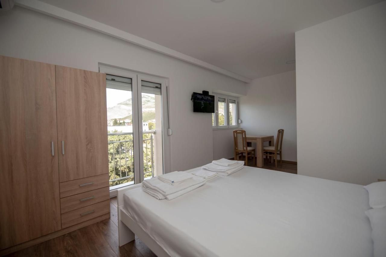 Apartman Arijana トレビニエ エクステリア 写真