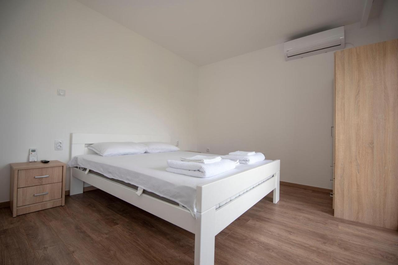 Apartman Arijana トレビニエ エクステリア 写真