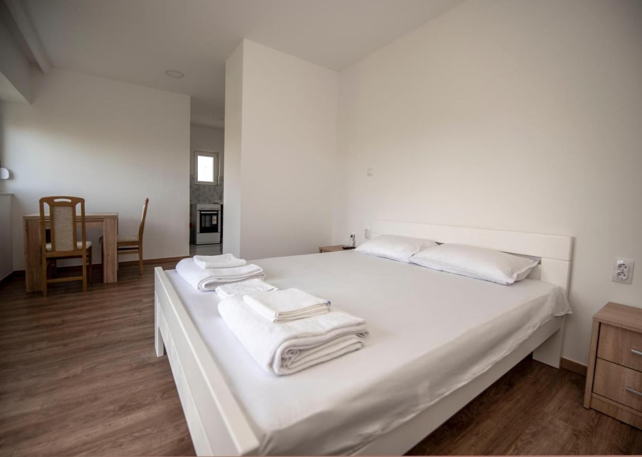 Apartman Arijana トレビニエ エクステリア 写真